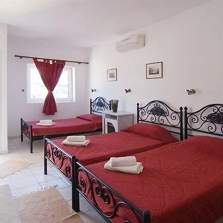 ホテル Akrotiraki 2*