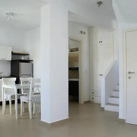 Отель Akrotiraki