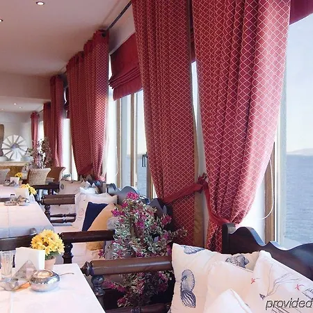 Отель Akrotiraki 2*