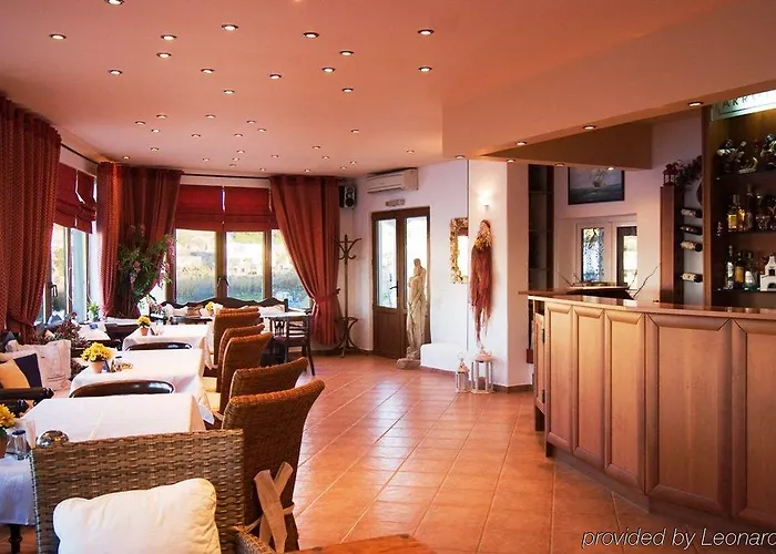 Akrotiraki Hotell 2*