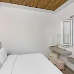 Отель Akrotiraki